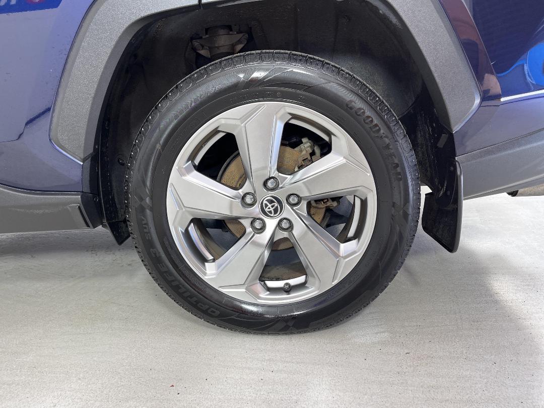 Photo '11' of Toyota Rav4