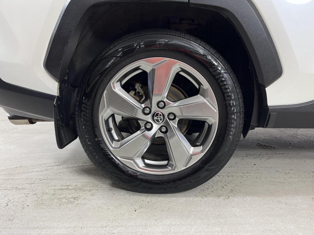 Photo '12' of Toyota Rav4