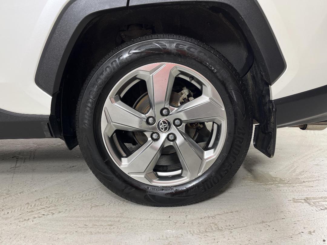 Photo '11' of Toyota Rav4