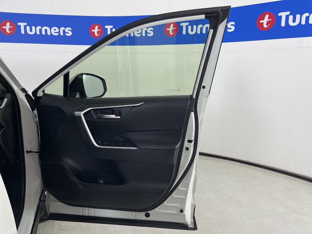 Photo '15' of Toyota Rav4