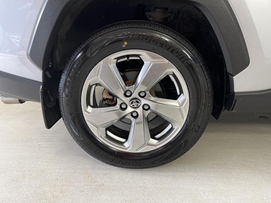 Photo '12' of Toyota Rav4