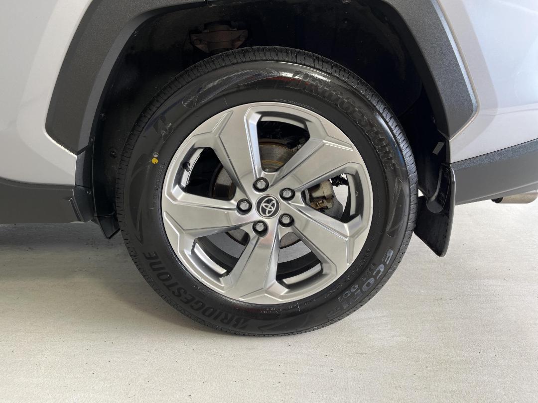 Photo '11' of Toyota Rav4