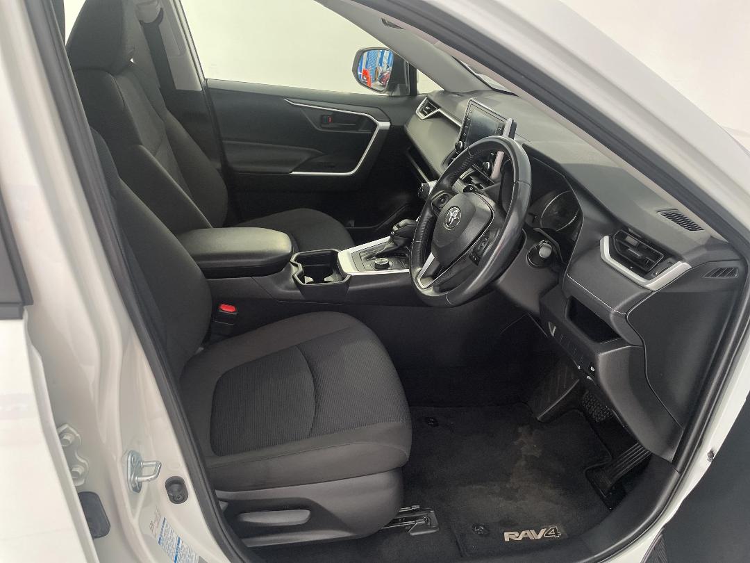 Photo '16' of Toyota Rav4 Photo '16' of Toyota Rav4