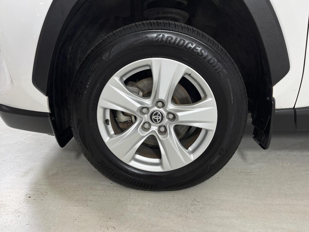 Photo '10' of Toyota Rav4