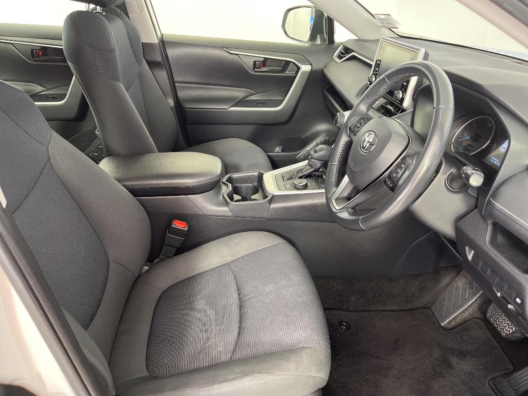 Photo '16' of Toyota Rav4