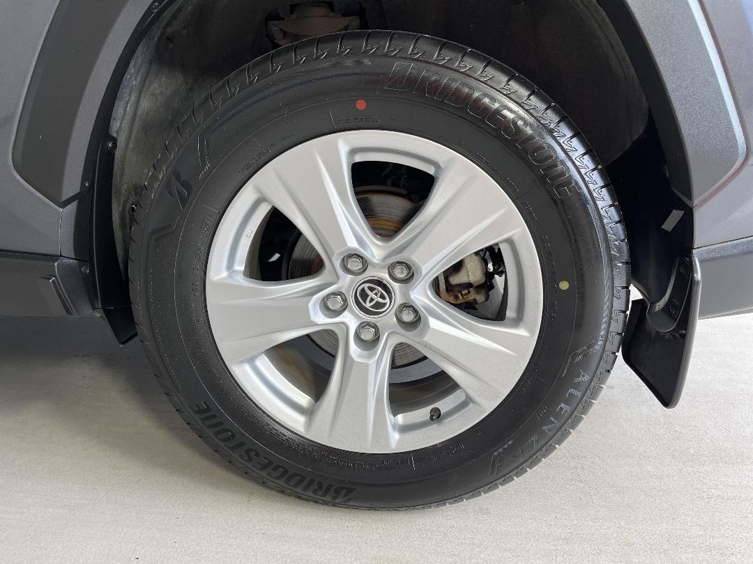 Photo '11' of Toyota Rav4