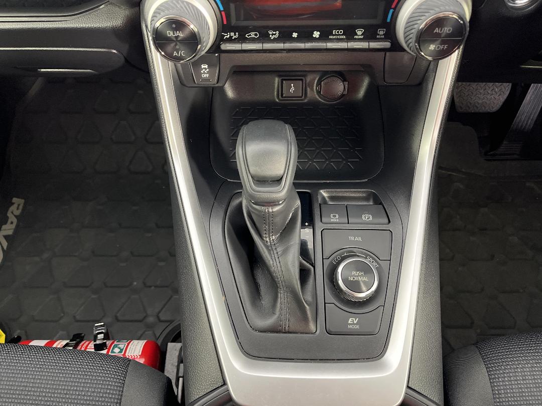 Photo '18' of Toyota Rav4