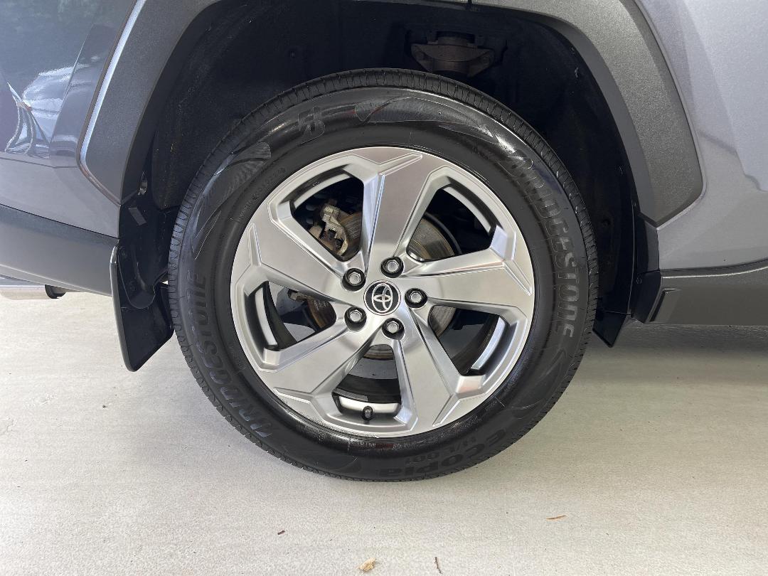 Photo '12' of Toyota Rav4