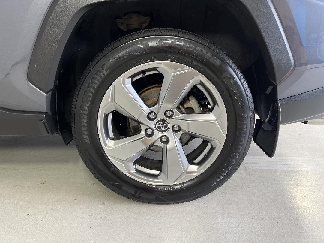 Photo '11' of Toyota Rav4