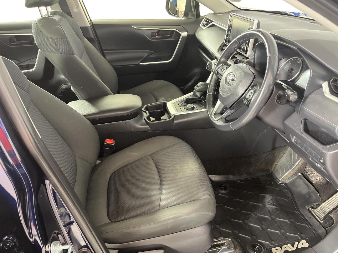 Photo '16' of Toyota Rav4