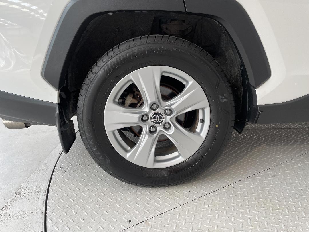 Photo '12' of Toyota Rav4