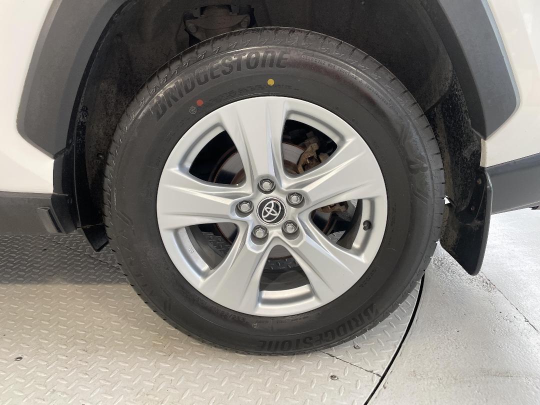 Photo '11' of Toyota Rav4