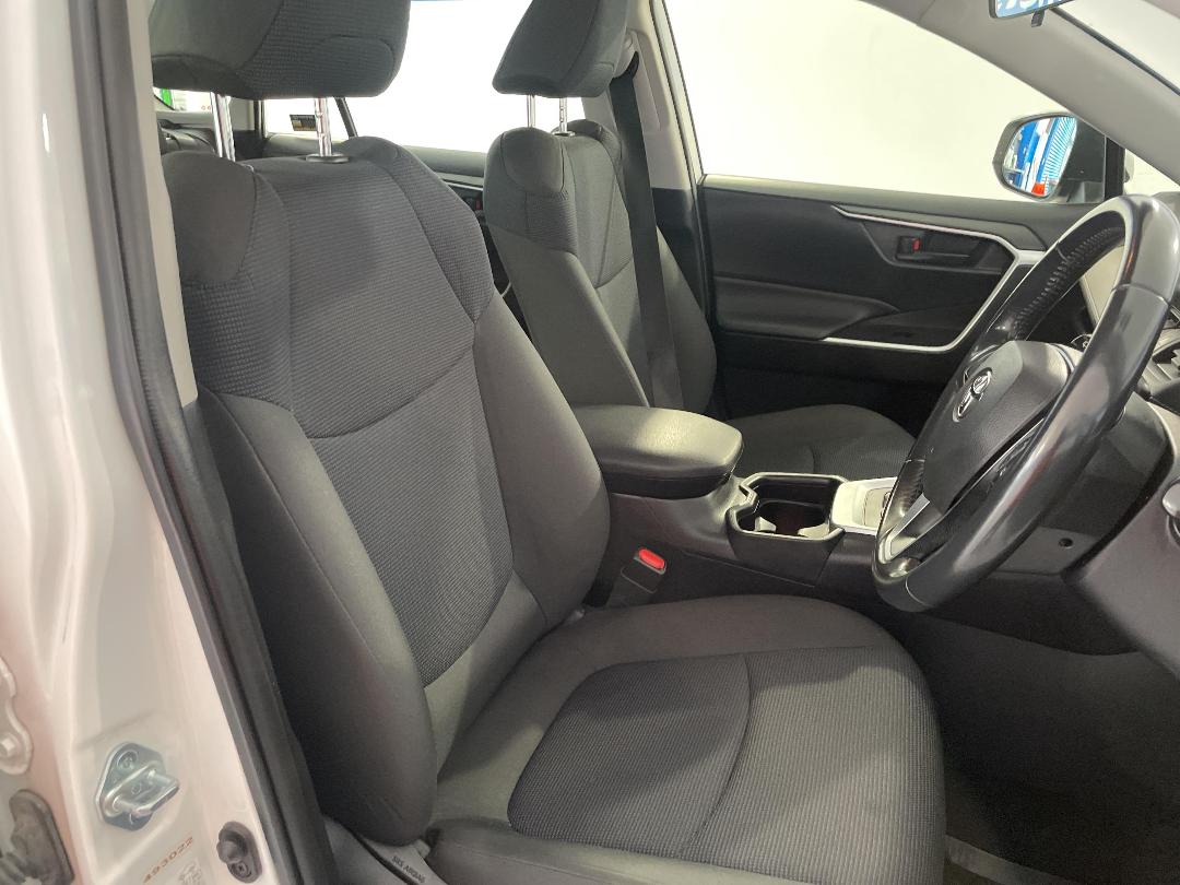 Photo '16' of Toyota Rav4