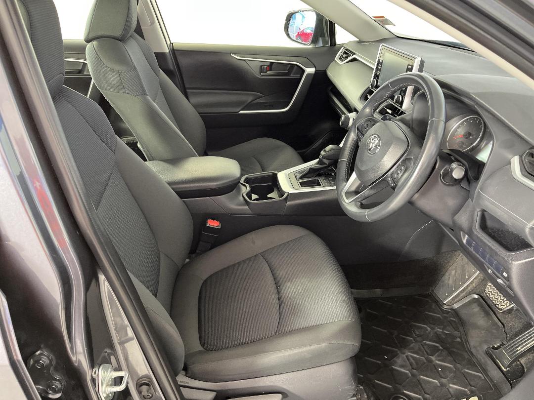 Photo '16' of Toyota Rav4