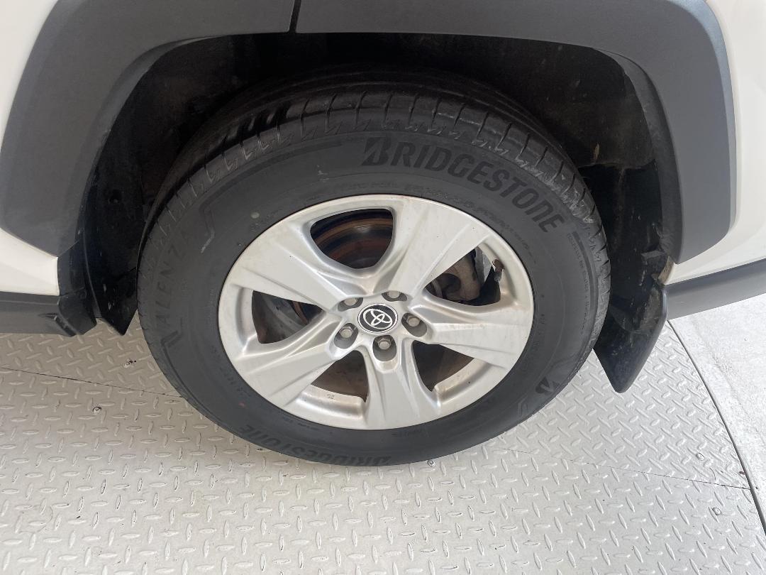 Photo '11' of Toyota Rav4