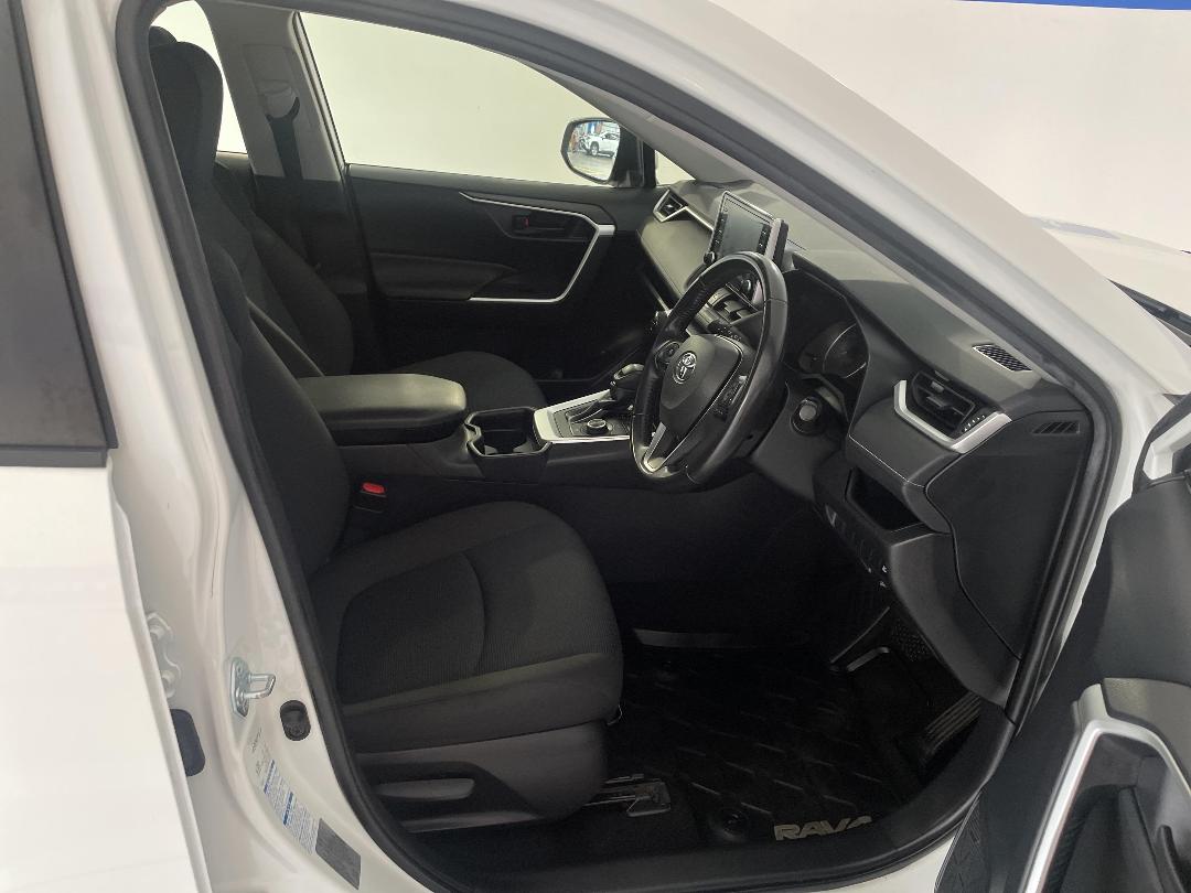 Photo '16' of Toyota Rav4