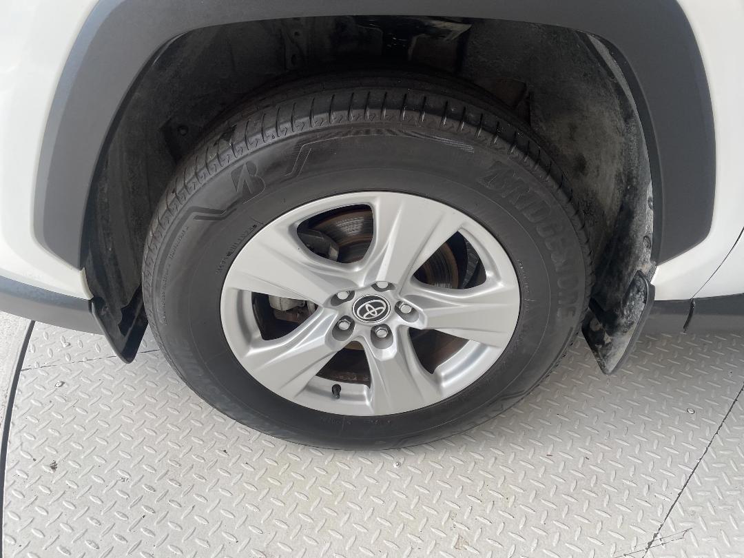 Photo '10' of Toyota Rav4