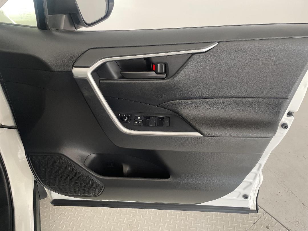 Photo '15' of Toyota Rav4