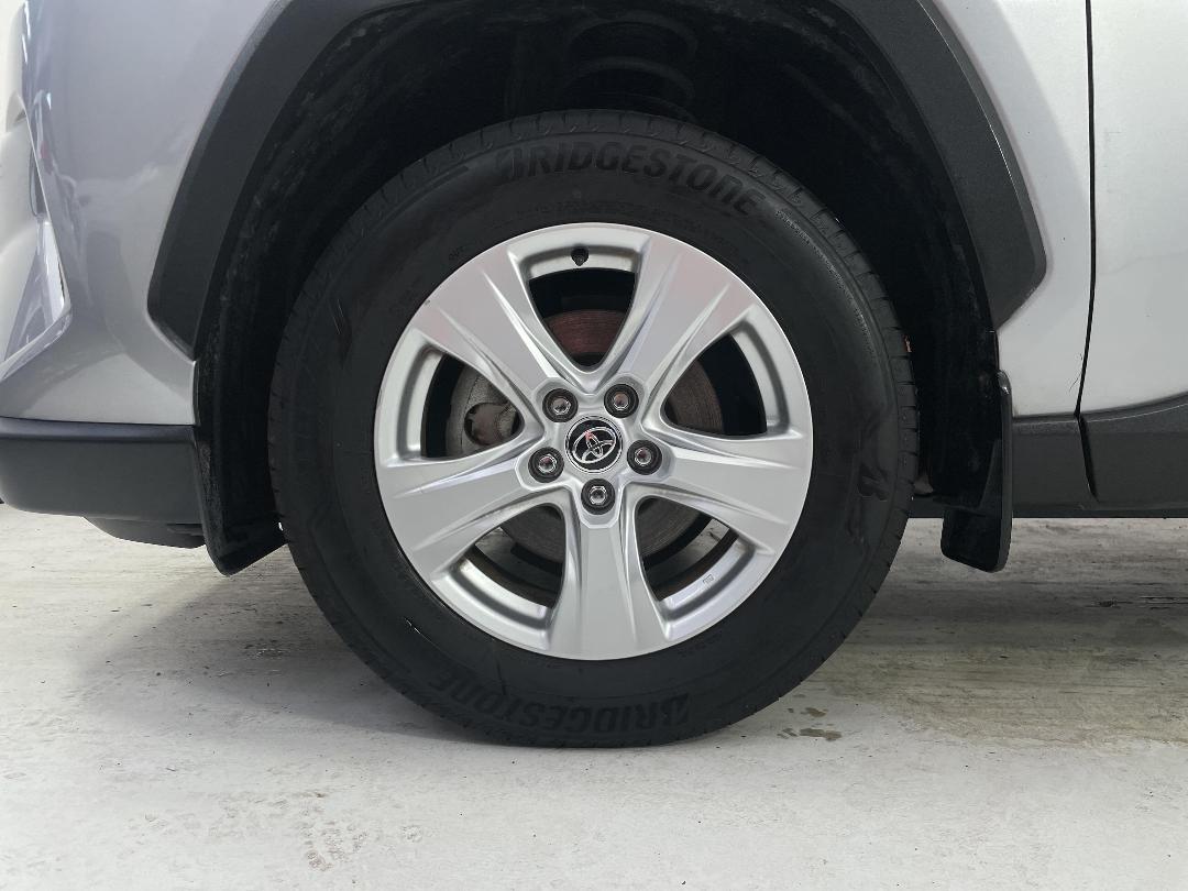 Photo '10' of Toyota Rav4