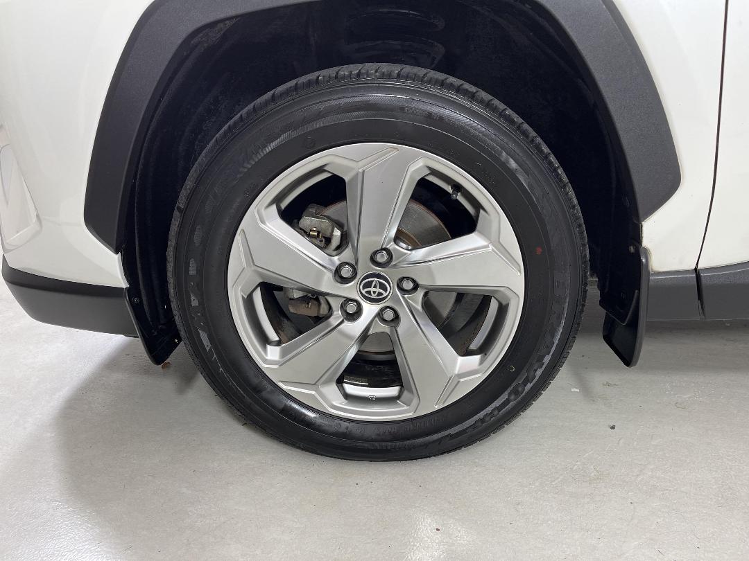 Photo '10' of Toyota Rav4