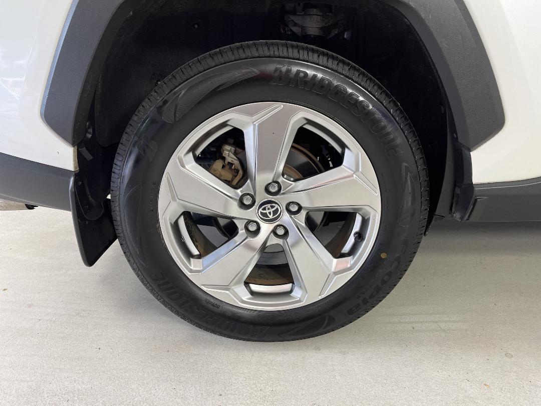 Photo '12' of Toyota Rav4