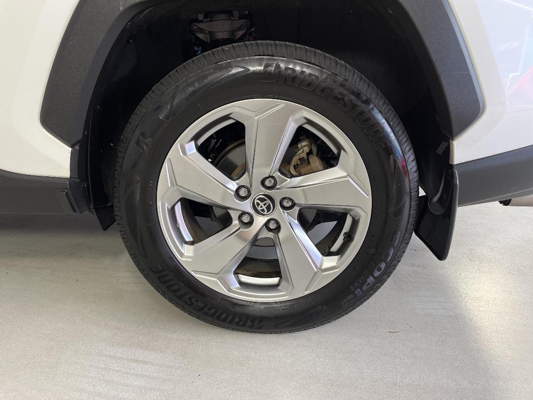 Photo '11' of Toyota Rav4