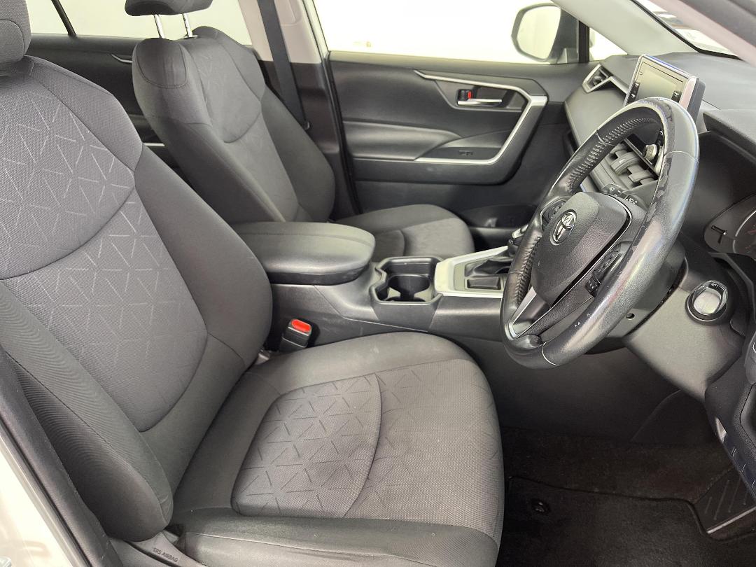 Photo '16' of Toyota Rav4