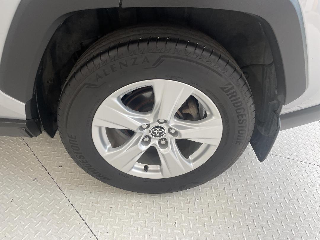 Photo '11' of Toyota Rav4