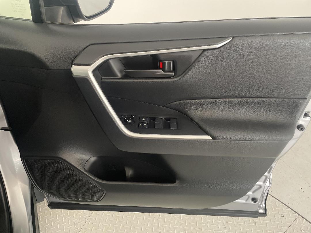 Photo '15' of Toyota Rav4