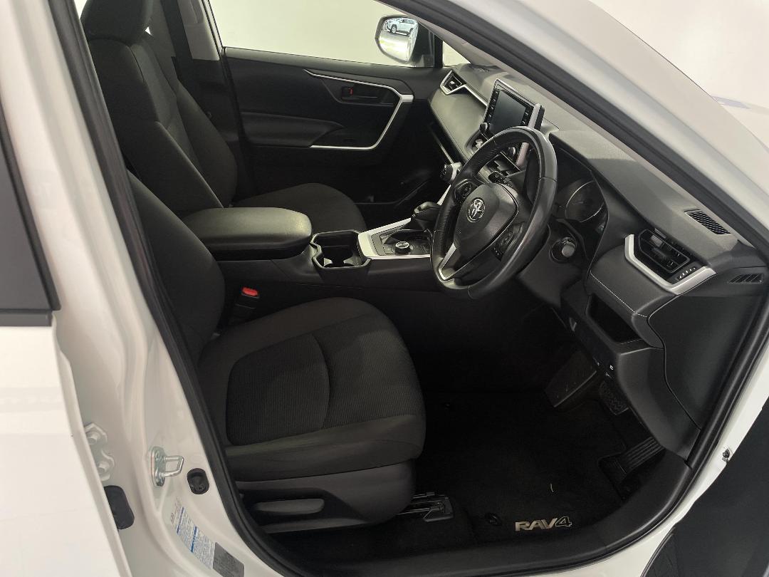 Photo '16' of Toyota Rav4