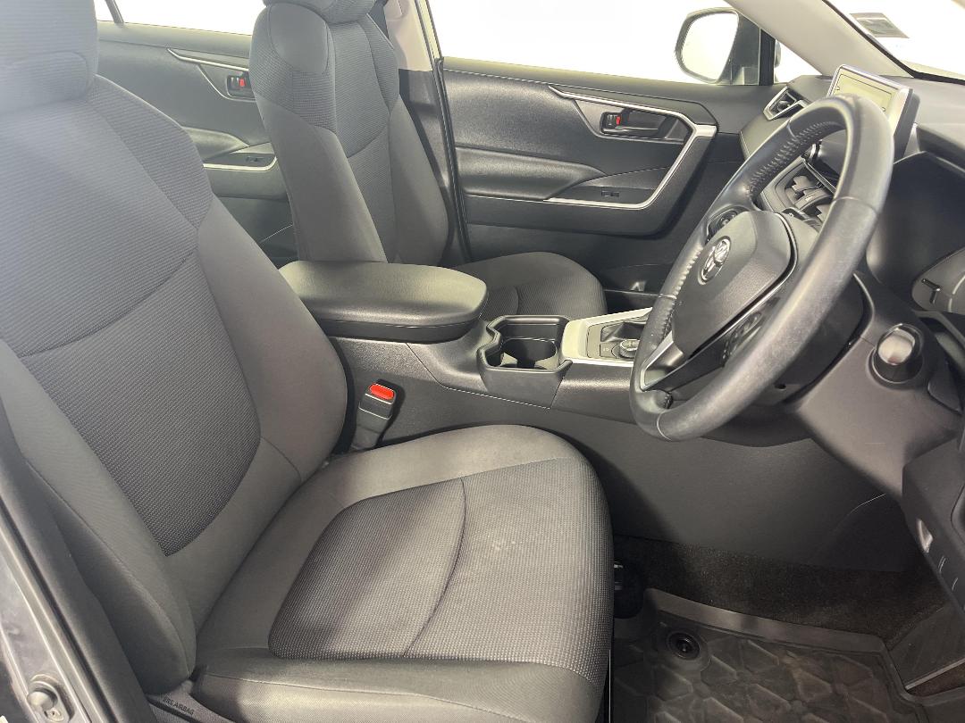 Photo '16' of Toyota Rav4