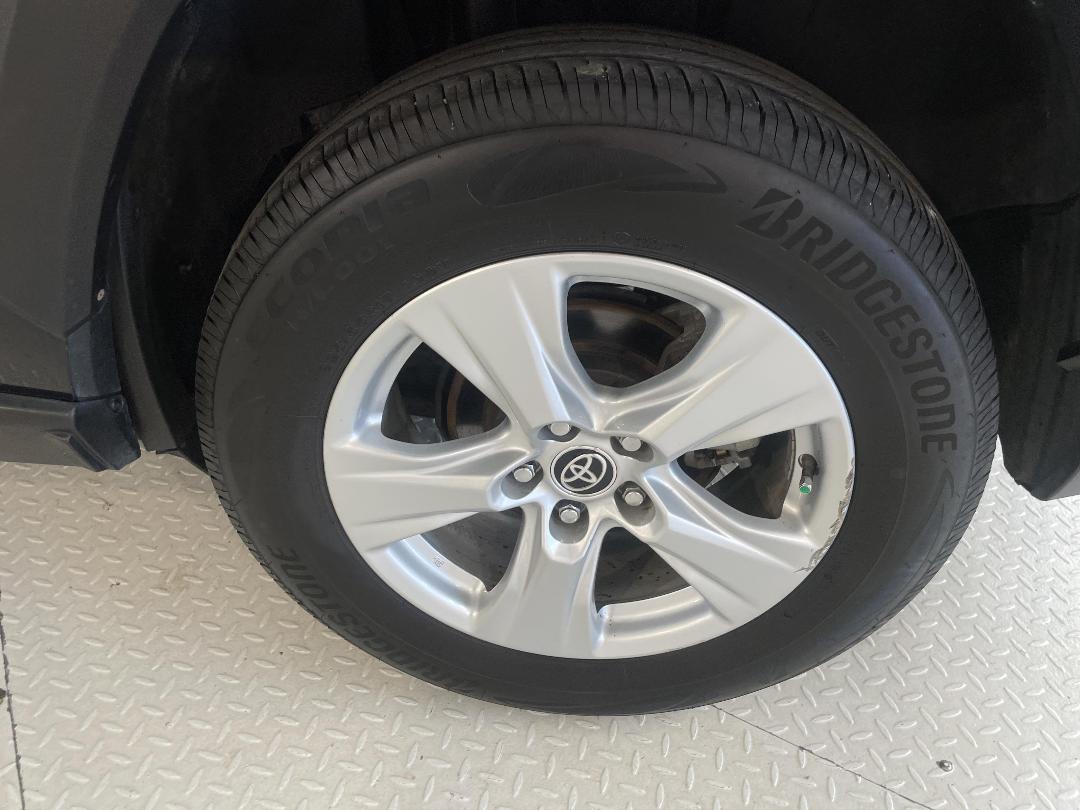 Photo '11' of Toyota Rav4