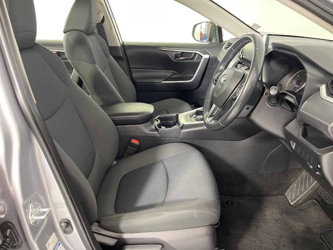 Photo '16' of Toyota Rav4