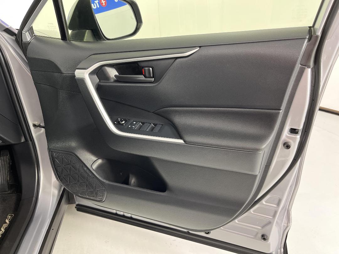 Photo '15' of Toyota Rav4