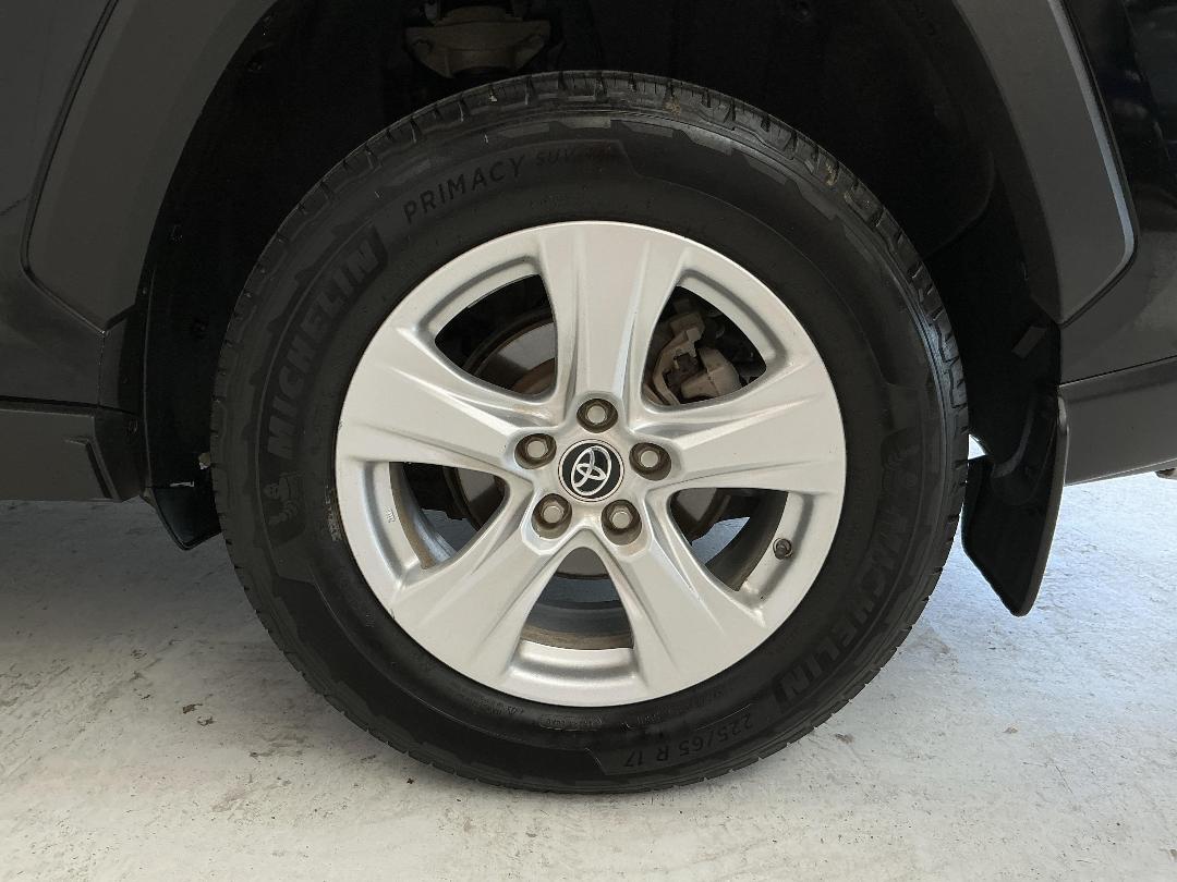 Photo '11' of Toyota Rav4