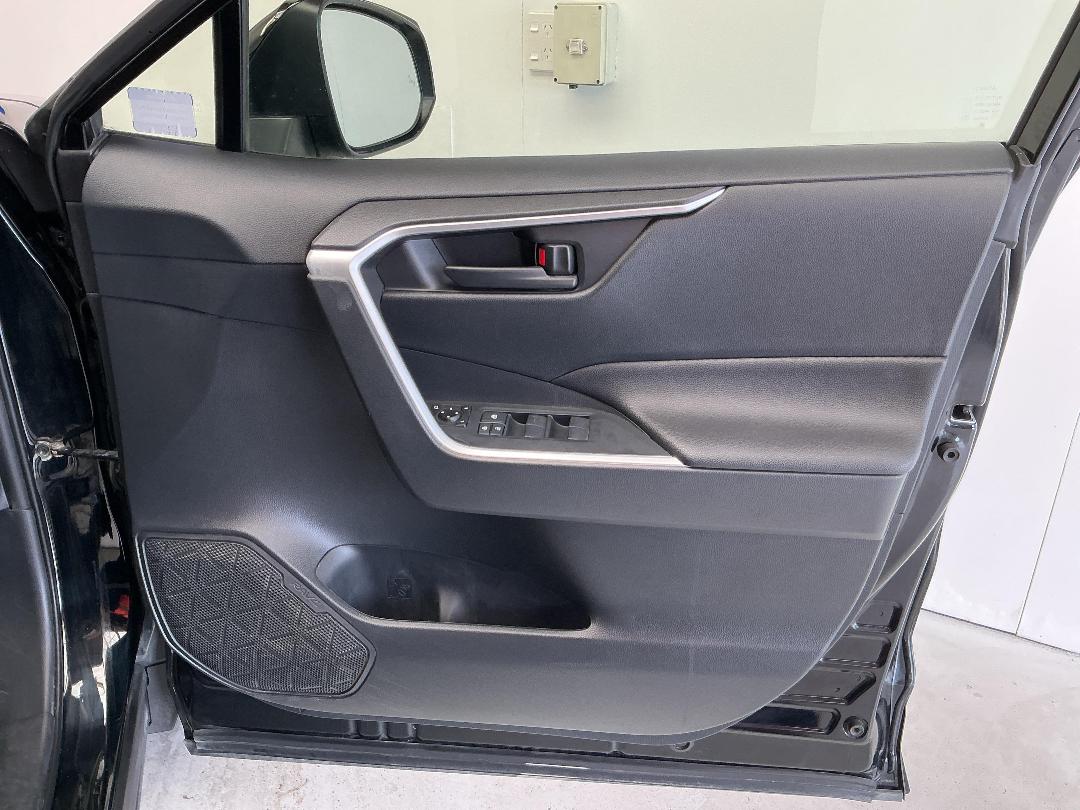 Photo '15' of Toyota Rav4