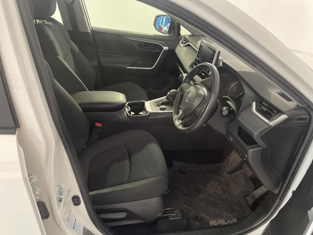 Photo '16' of Toyota Rav4 Photo '16' of Toyota Rav4