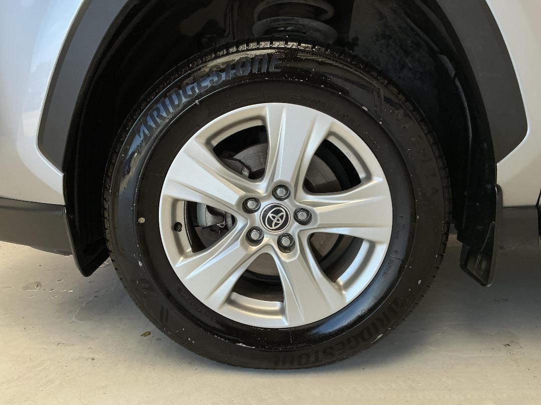 Photo '10' of Toyota Rav4