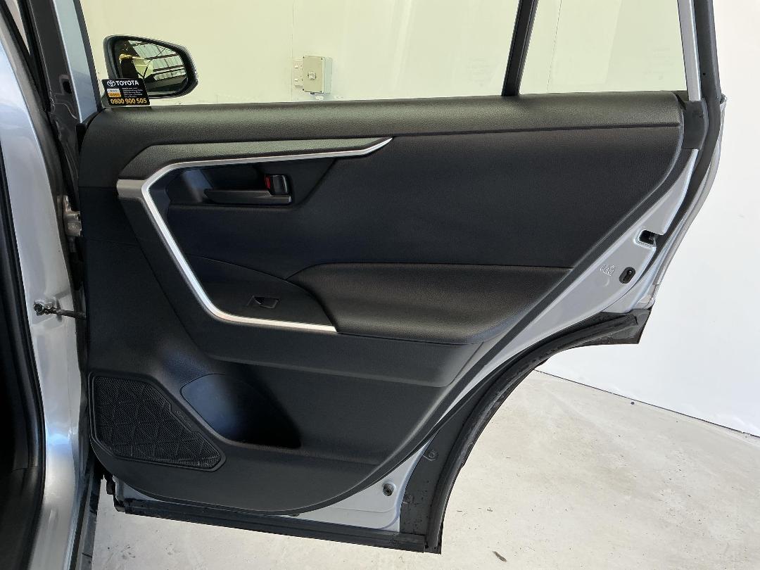 Photo '19' of Toyota Rav4