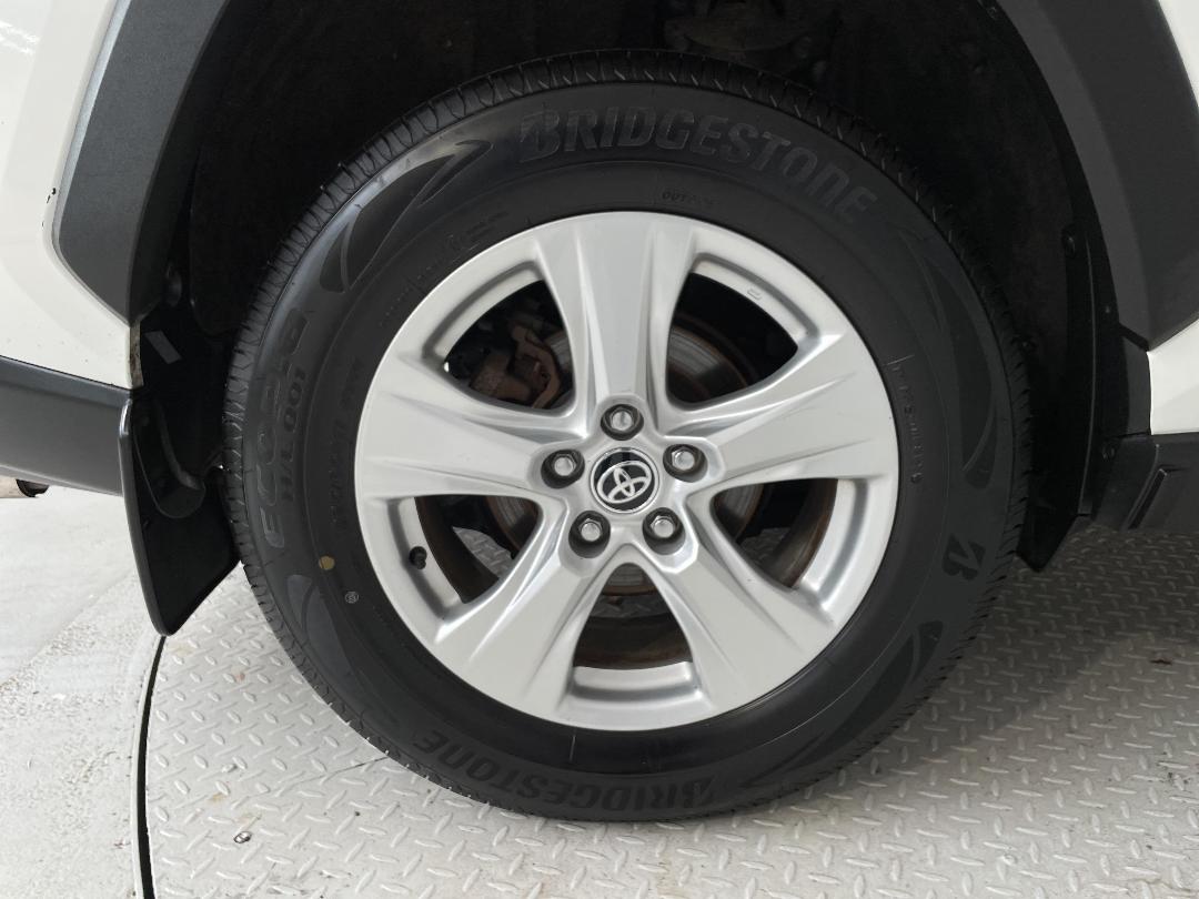 Photo '12' of Toyota Rav4