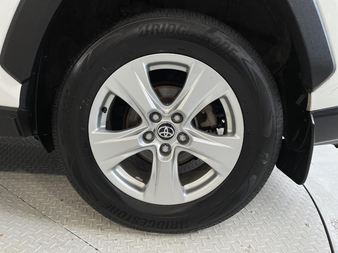 Photo '11' of Toyota Rav4