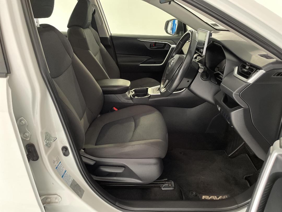 Photo '16' of Toyota Rav4