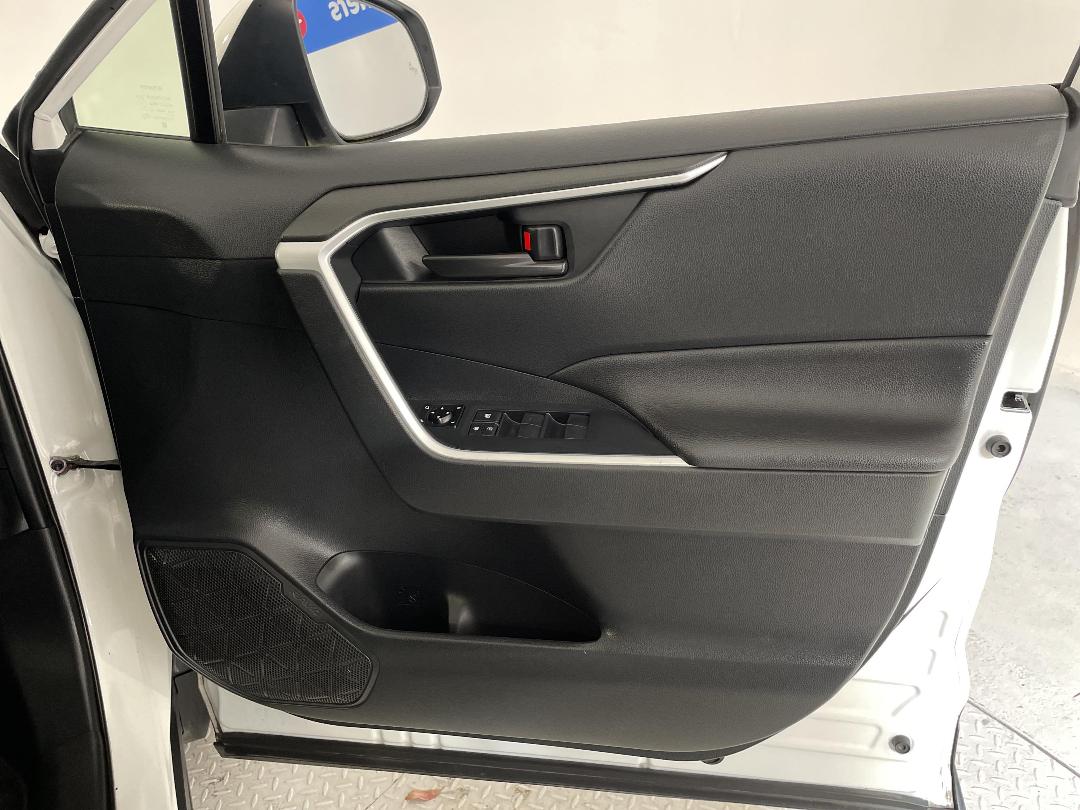 Photo '15' of Toyota Rav4