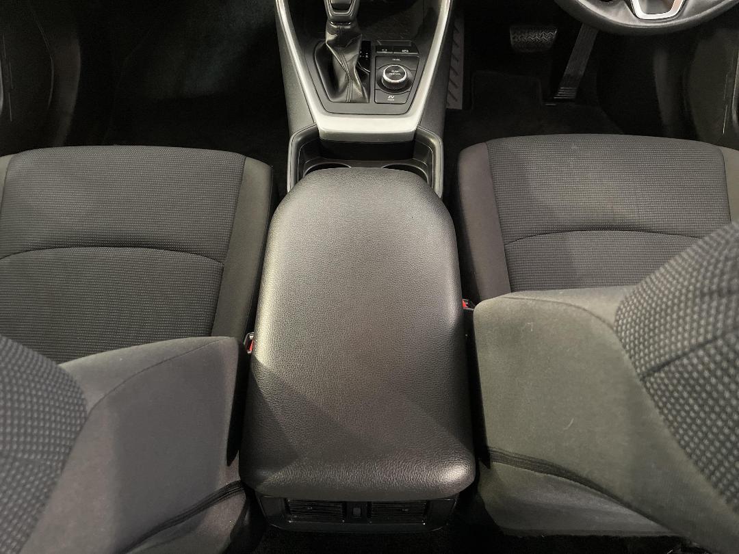 Photo '18' of Toyota Rav4