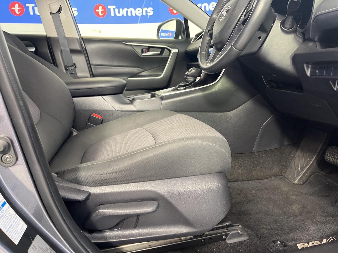 Photo '16' of Toyota Rav4