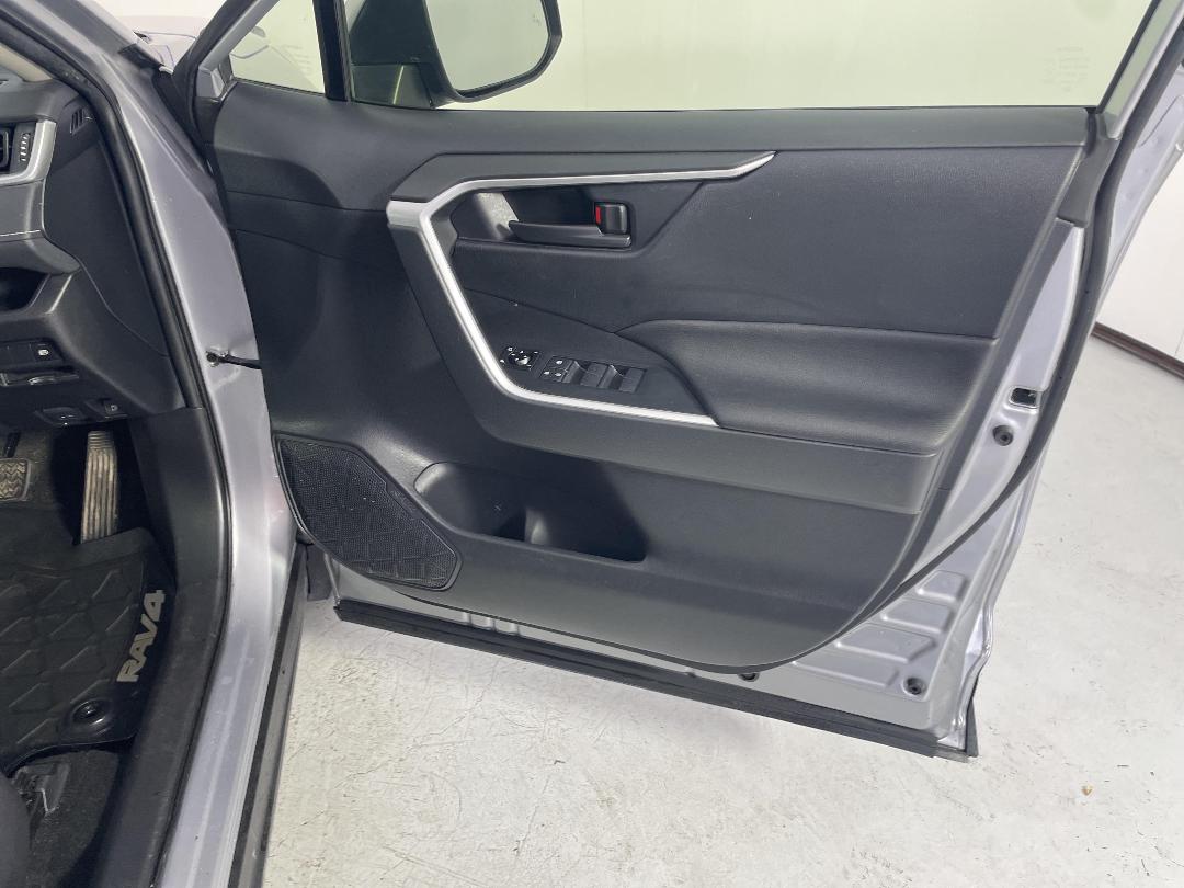 Photo '15' of Toyota Rav4