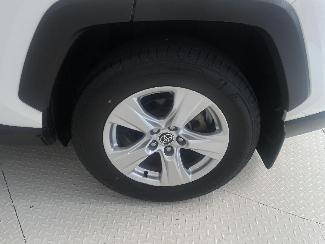 Photo '11' of Toyota Rav4