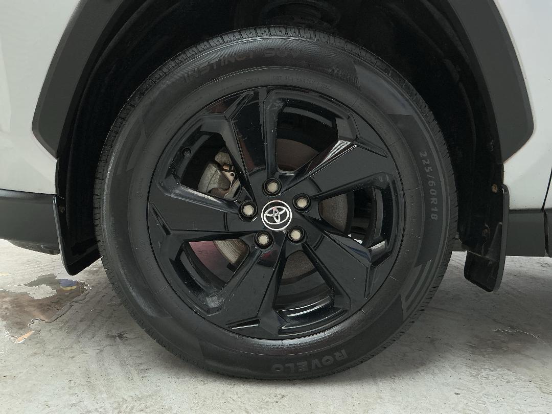 Photo '10' of Toyota Rav4