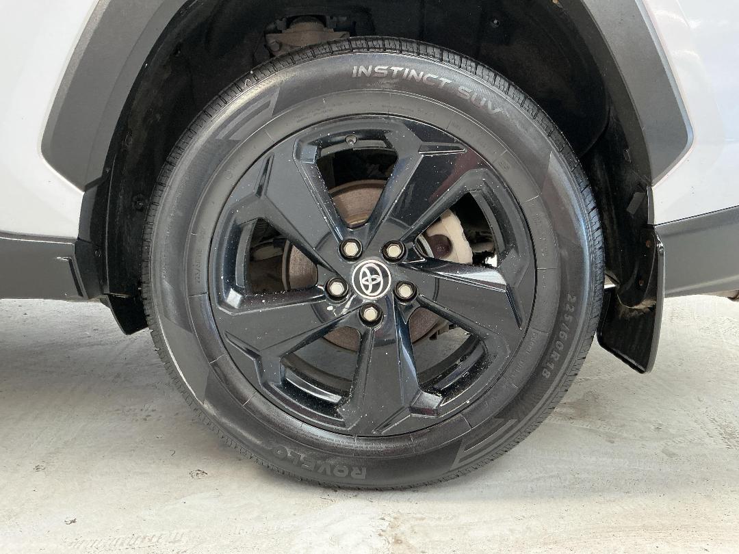 Photo '11' of Toyota Rav4