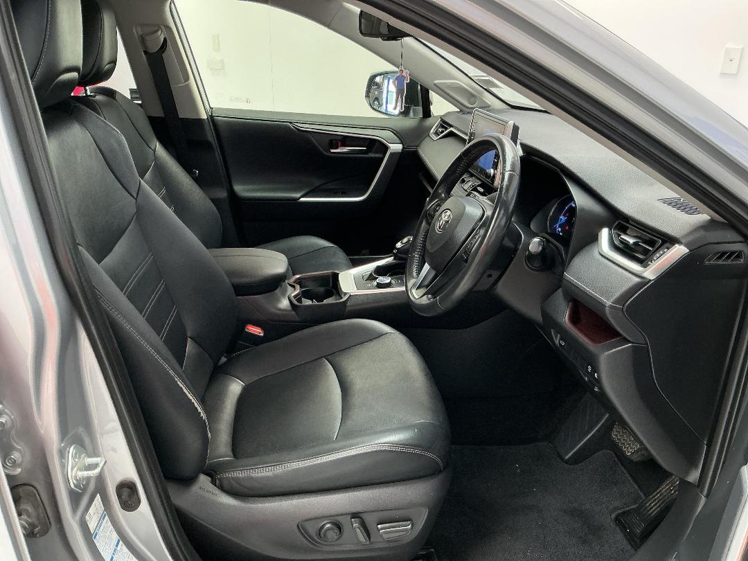 Photo '16' of Toyota Rav4